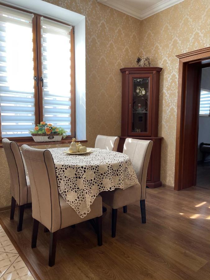 Apartment On Franka Liov Exterior foto